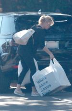 SANDRA LEE Arrives at Her Home in Los Angeles 02/03/2022