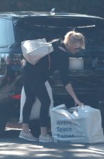 SANDRA LEE Arrives at Her Home in Los Angeles 02/03/2022