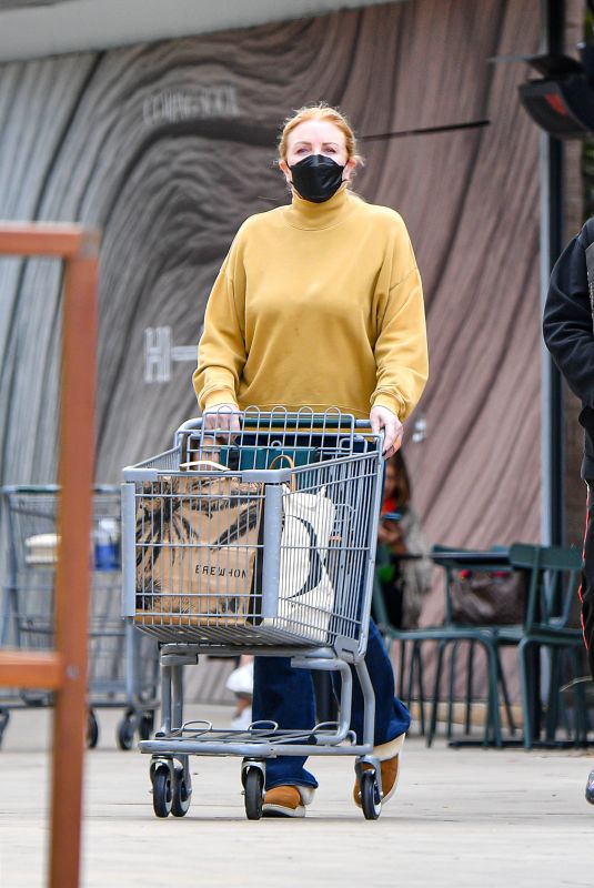 SHANNON TWEED and Gene Simmons Shopping at Erewhon Market in Los Angeles 02/24/2022