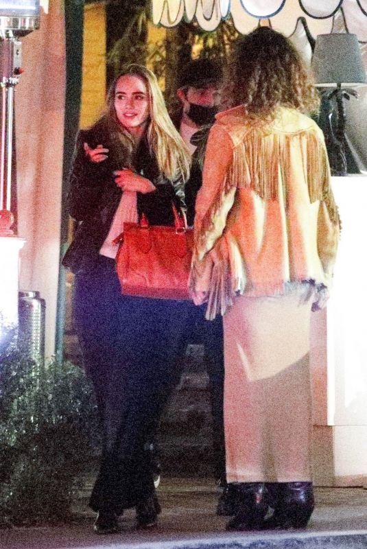 SUKI WATERHOUSE and Robert Pattinson Night Out with Friends in West Hollywood 0/31/2022