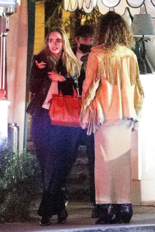 SUKI WATERHOUSE Out with Friends at San Vicente Bungalows in West Hollywood 01/31/2022