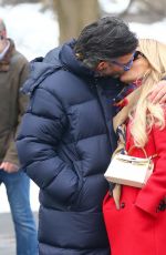 SYLVIE MEIS After Installation of Gold Cube by Niclas in Central Park in New York 02/02/2022