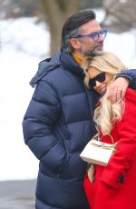 SYLVIE MEIS After Installation of Gold Cube by Niclas in Central Park in New York 02/02/2022