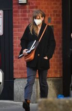 TAYLOR SWIFT Out with and About in New York 02/05/2022