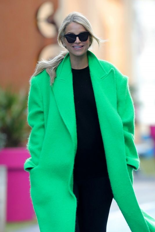 VOGUE WILLIAMS Arrives at Steph