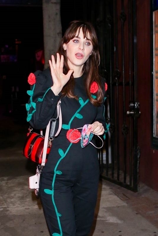 ZOOEY DESCHANEL and Jonathan Scott Leaves Judd Apatow