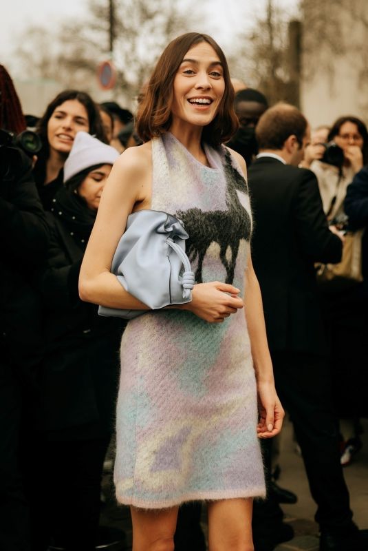 ALEXA CHUNG Arrives at Loewe Fashion Show in Paris 03/05/2022