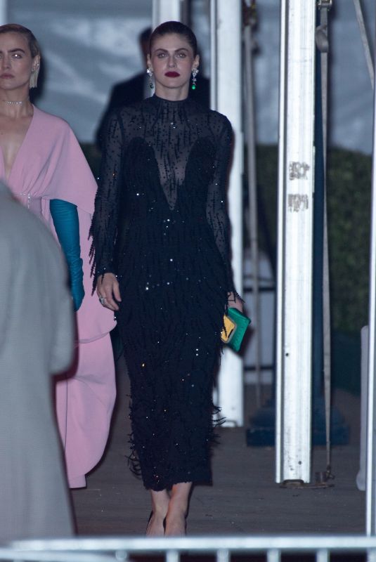 ALEXANDRA DADDARIO Leaves 2022 Vanity Fair Oscar Party in Beverly Hills 03/27/2022