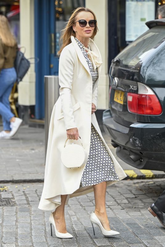 AMANDA HOLDEN Leaves Heart FM Breakfast Show in London 03/11/2022