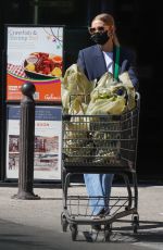 ASHLEE SIMPSON Shopping for Groceries at a Market in Los Angeles 03/01/2022