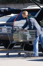 ASHLEE SIMPSON Shopping for Groceries at a Market in Los Angeles 03/01/2022