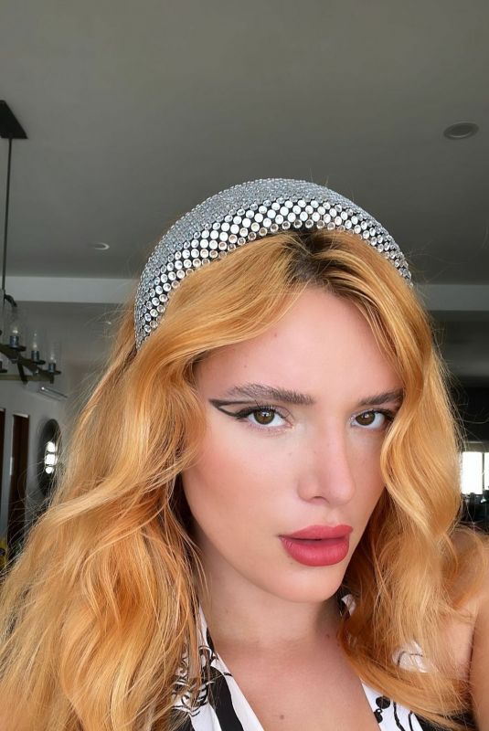 BELLA THORNE - Instagram Photo and Video 03/15/2022