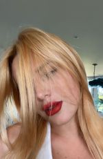 BELLA THORNE - Instagram Photo and Video 03/30/2022