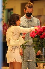 BELLA VARELIS Buying Roses in Double Bay 03/10/2022