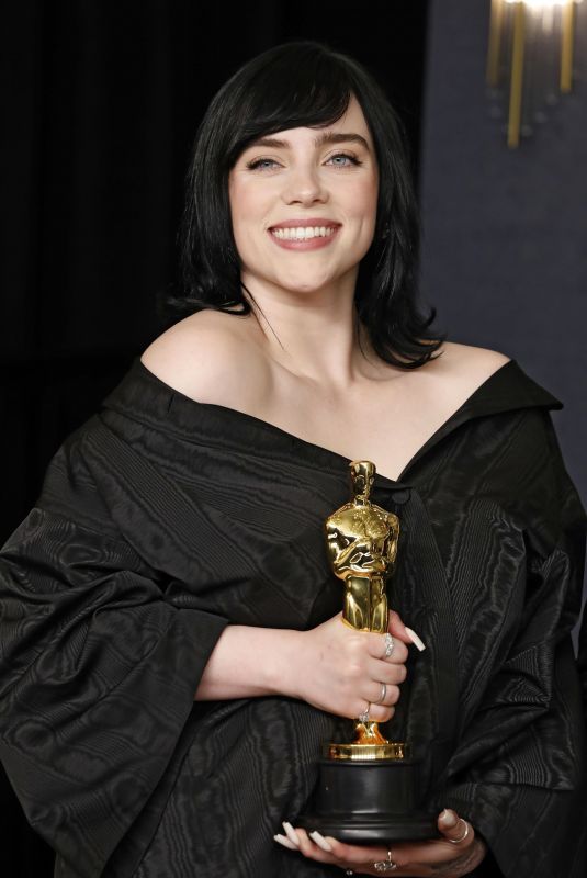 BILLIE EILISH at 94th Annual Academy Awards at Dolby Theatre in Los Angeles 03/27/2022