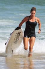 CANDICE WARNER Running Drills on Bondi Beach in Sydney 03/23/2022