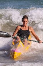 CANDICE WARNER Running Drills on Bondi Beach in Sydney 03/23/2022