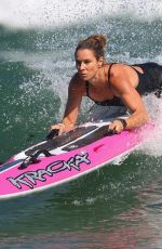 CANDICE WARNER Running Drills on Bondi Beach in Sydney 03/23/2022
