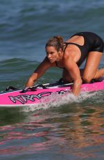 CANDICE WARNER Running Drills on Bondi Beach in Sydney 03/23/2022