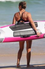 CANDICE WARNER Running Drills on Bondi Beach in Sydney 03/23/2022