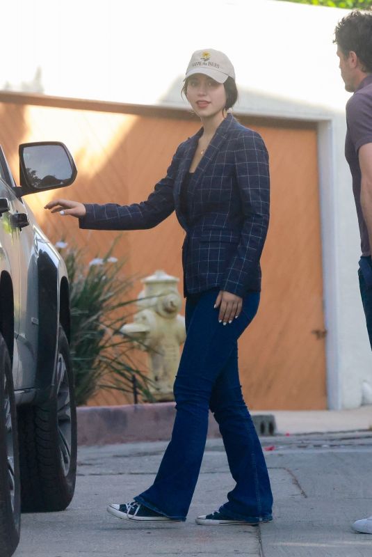CAYLEE COWAN Visiting a Friend in Los Angeles 03/21/2022