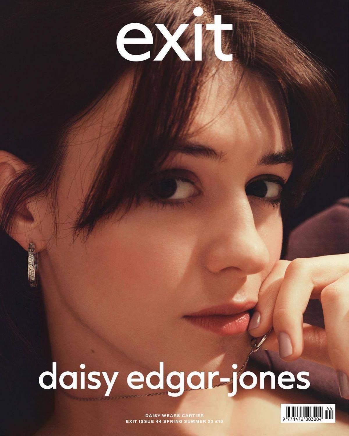 daisy-edgar-jones-for-exit-magazine-march-2022-4.jpg
