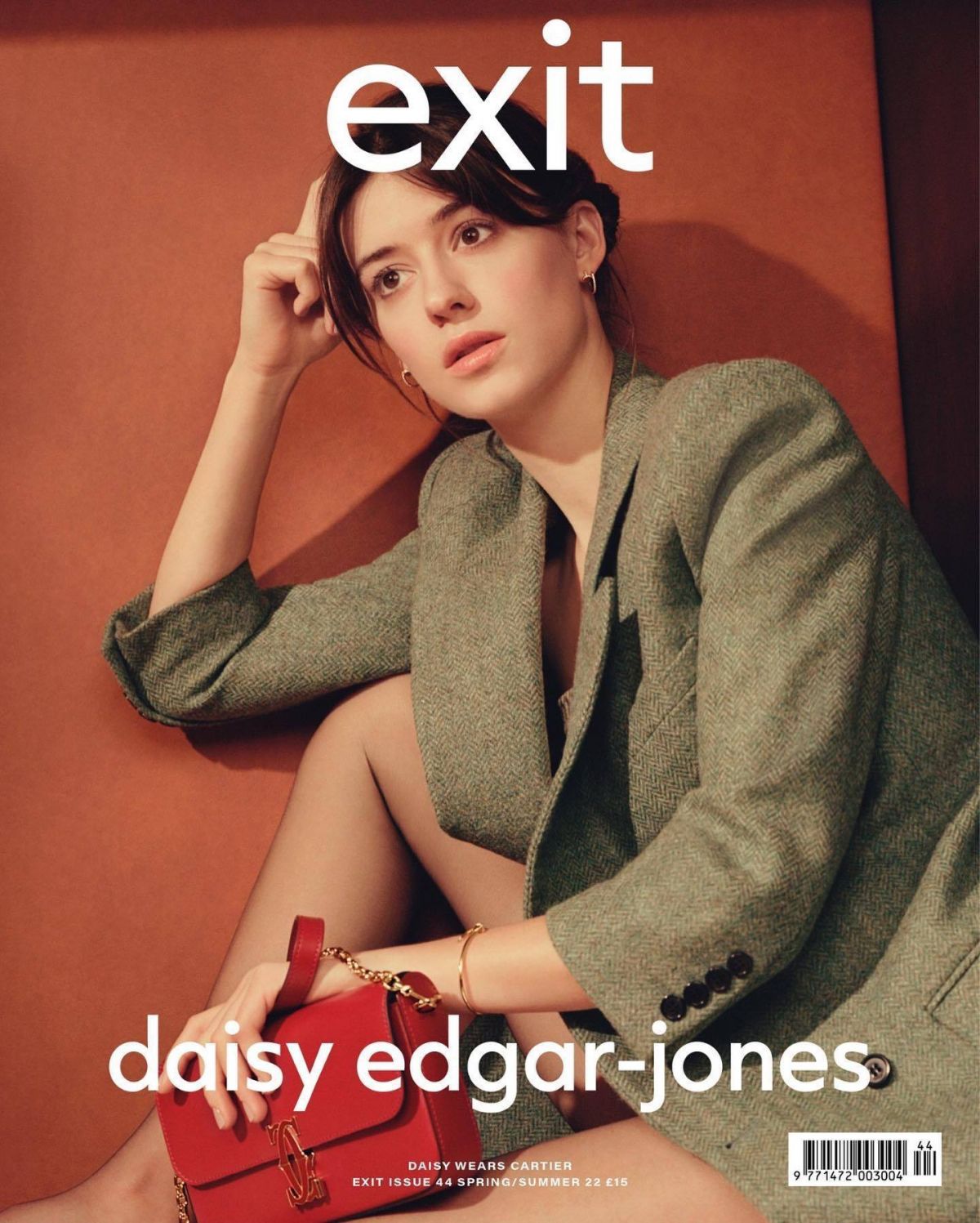 daisy-edgar-jones-for-exit-magazine-march-2022-5.jpg
