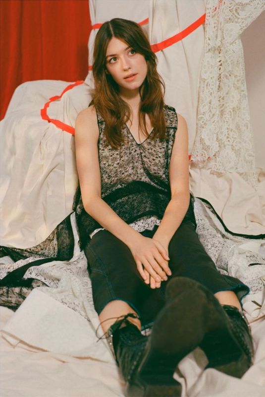 DAISY EDGAR-JONES for The Glass Magazine, Spring 2022