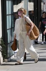 ELLE and DAKOTA FANNING Out Shopping on Rodeo Dr. in Beverly Hills 03/17/2022