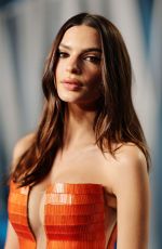 EMILY RATAJKOWSKI at 2022 Vanity Fair Oscar Party in Beverly Hills 03/27/2022