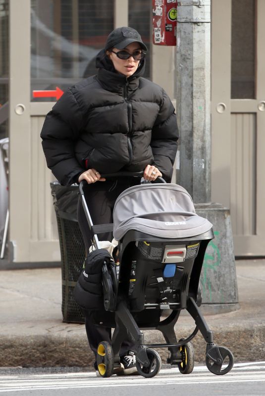 EMILY RATAJKOWSKI Out with Her Baby in New York 03/10/2022