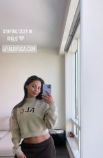 FIONA BARRON - Instagram Photos 03/10/2022