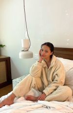 FIONA BARRON - Instagram Photos 03/29/2022