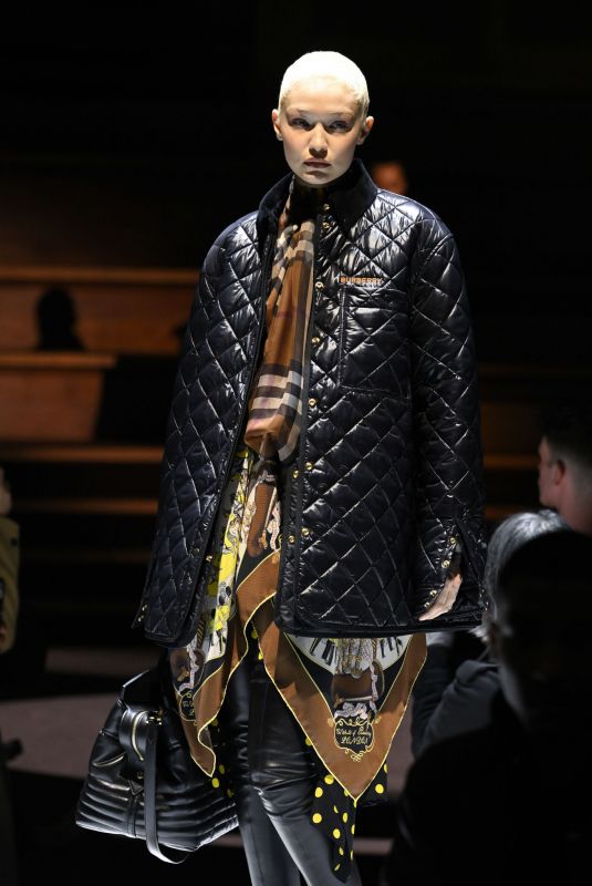 GIGI HADID Walks Runway at Burberry Fashion Show in London 03/11/2022