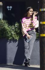 GIZELE OLIVEIRA Sharing a Croissant with a Guy Out in Los Angeles 03/11/2022