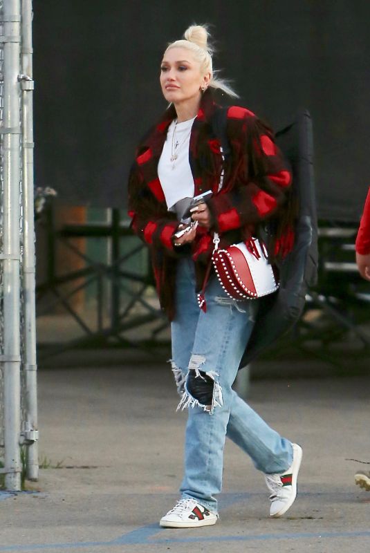 GWEN STEFANI in Ripped Denim Out in Los Angeles 03/21/2022