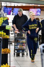 GWEN STEFANI Out for Grocery Shopping in Los Angeles 03/09/2022