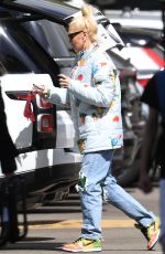 GWEN STEFANI Out in Los Angeles 03/06/2022