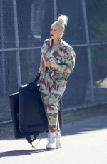 GWEN STEFANI Watching Zuma