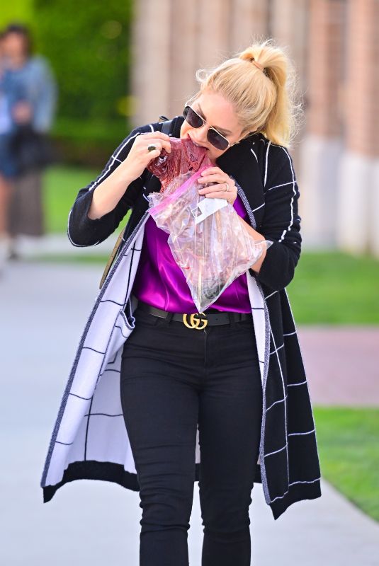 HEIDI MONTAG Out in Pacific Palisades 03/09/2022