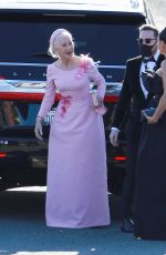 HELEN MIRREN Arrives at 2022 SAG Awards in Santa Monica 02/27/2022