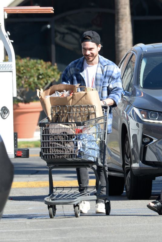 HILARY DUUF and Matthew Koma Shopping at Gelson