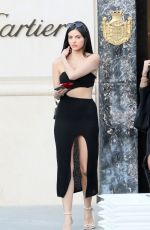 HOLLY SCARFONE Out Shopping in Beverly Hills 03/19/2022