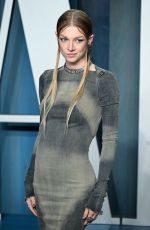 HUNTER SCHAFER at 2022 Vanity Fair Oscar Party in Beverly Hills 03/27/2022