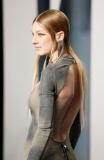 HUNTER SCHAFER at 2022 Vanity Fair Oscar Party in Beverly Hills 03/27/2022