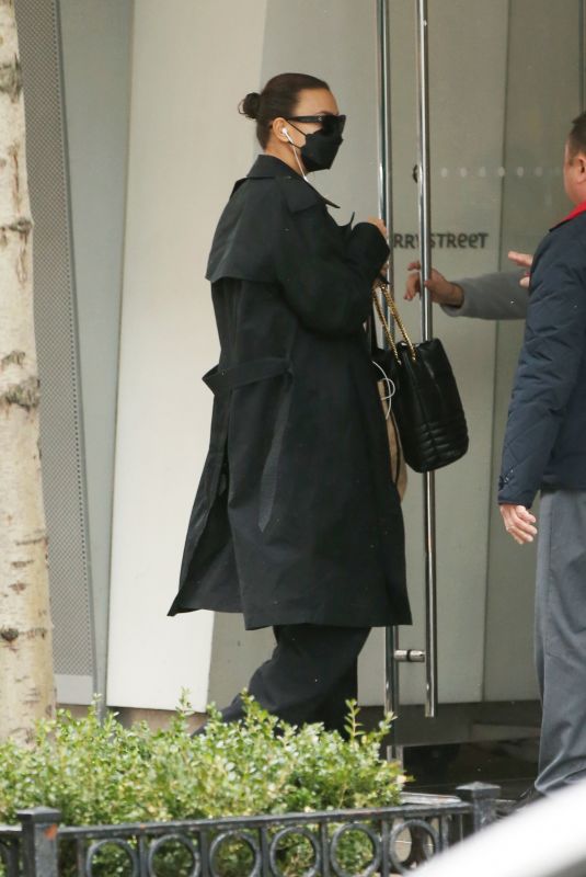 IRINA SHAYK Arrives at Her Home in New York 03/12/2022