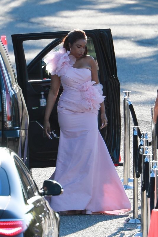JENNIFER HUDSON Arrives at 2022 SAG Awards in Santa Monica 02/27/2022
