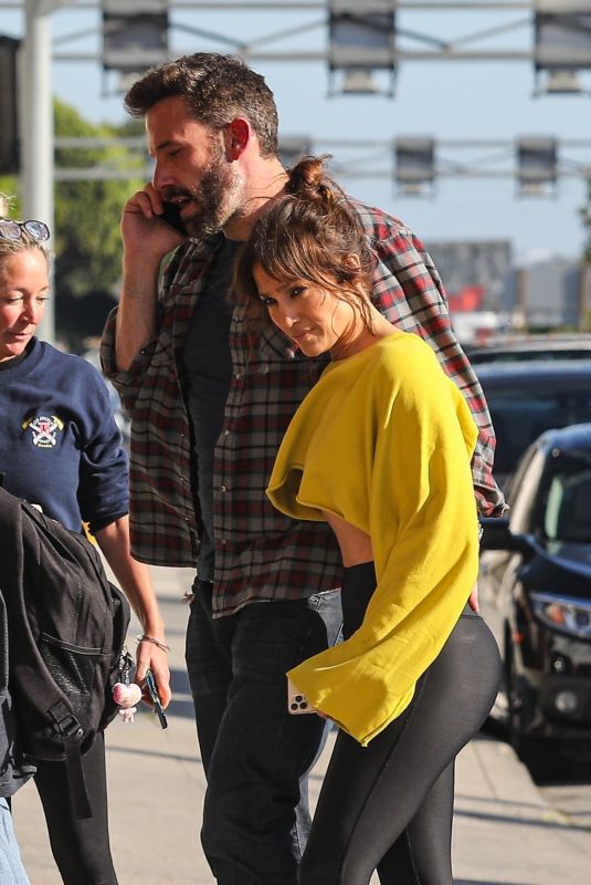 JENNIFER LOPEZ and Ben Affleck Heading to a Dance Studio in Los Angeles 03/25/2022