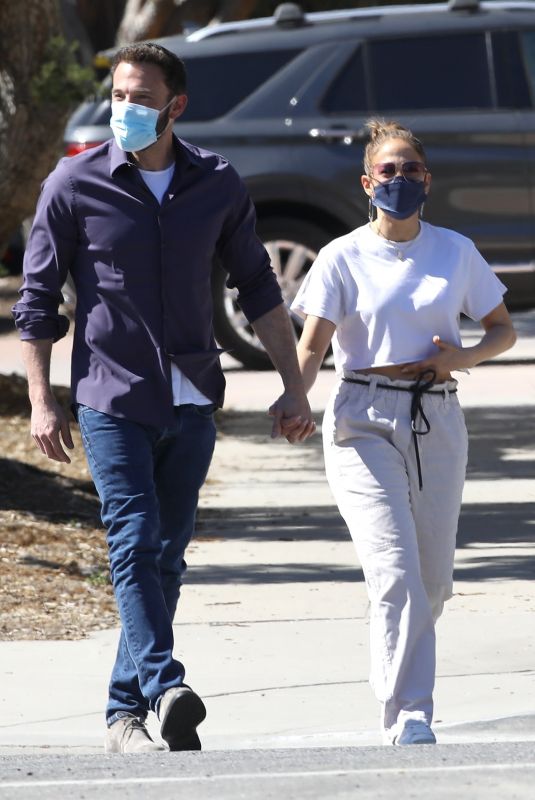 JENNIFER LOPEZ and Ben Affleck Hold Hands Out in Los Angeles 03/23/2022