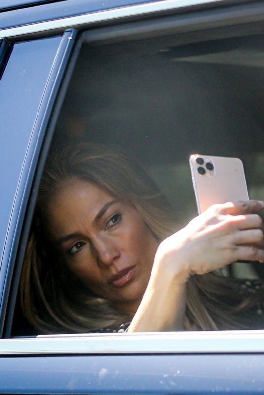 JENNIFER LOPEZ Takes Selfies Before Heading to a Studio in Los Angeles 03/22/2022